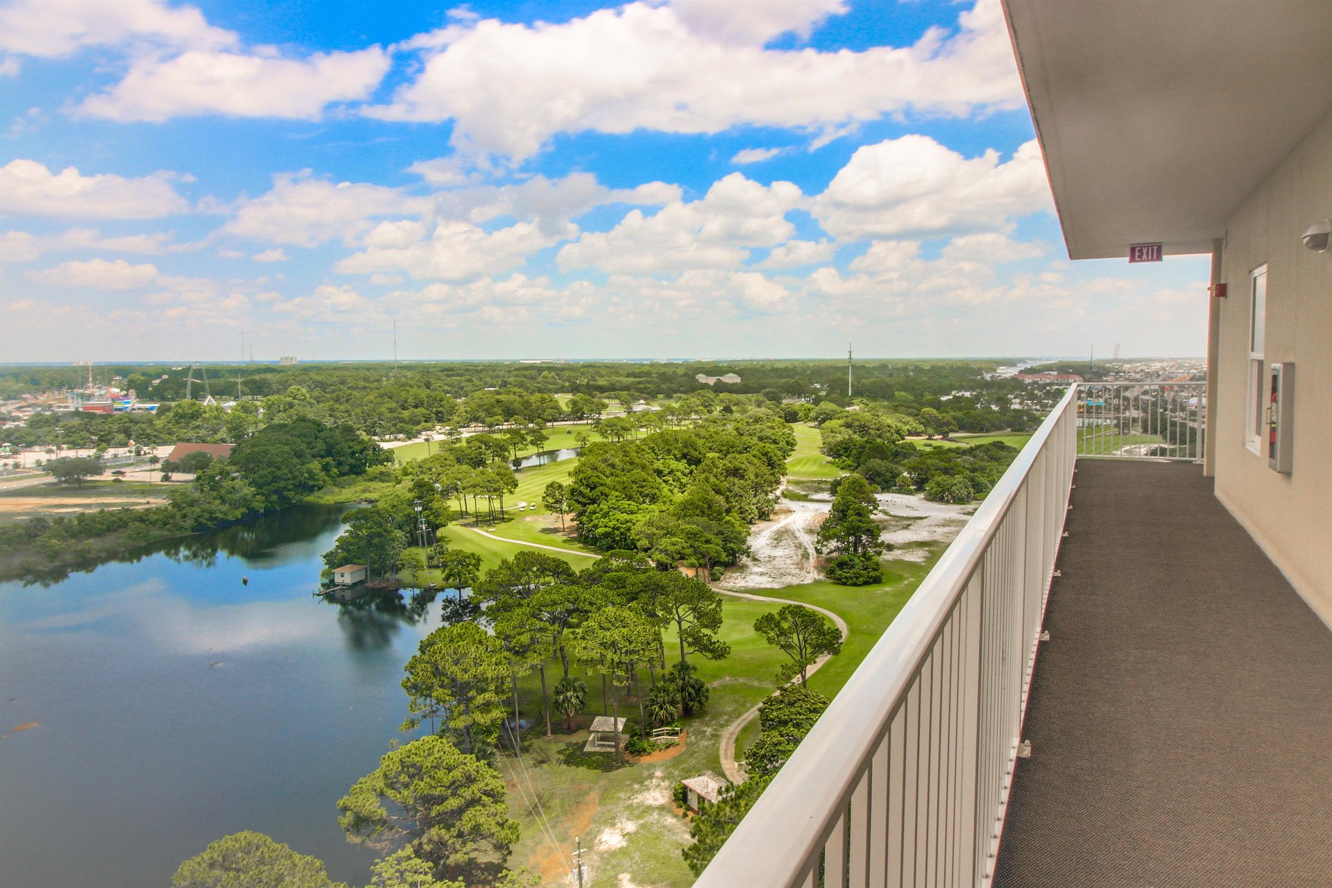 Laketown Wharf 933 37