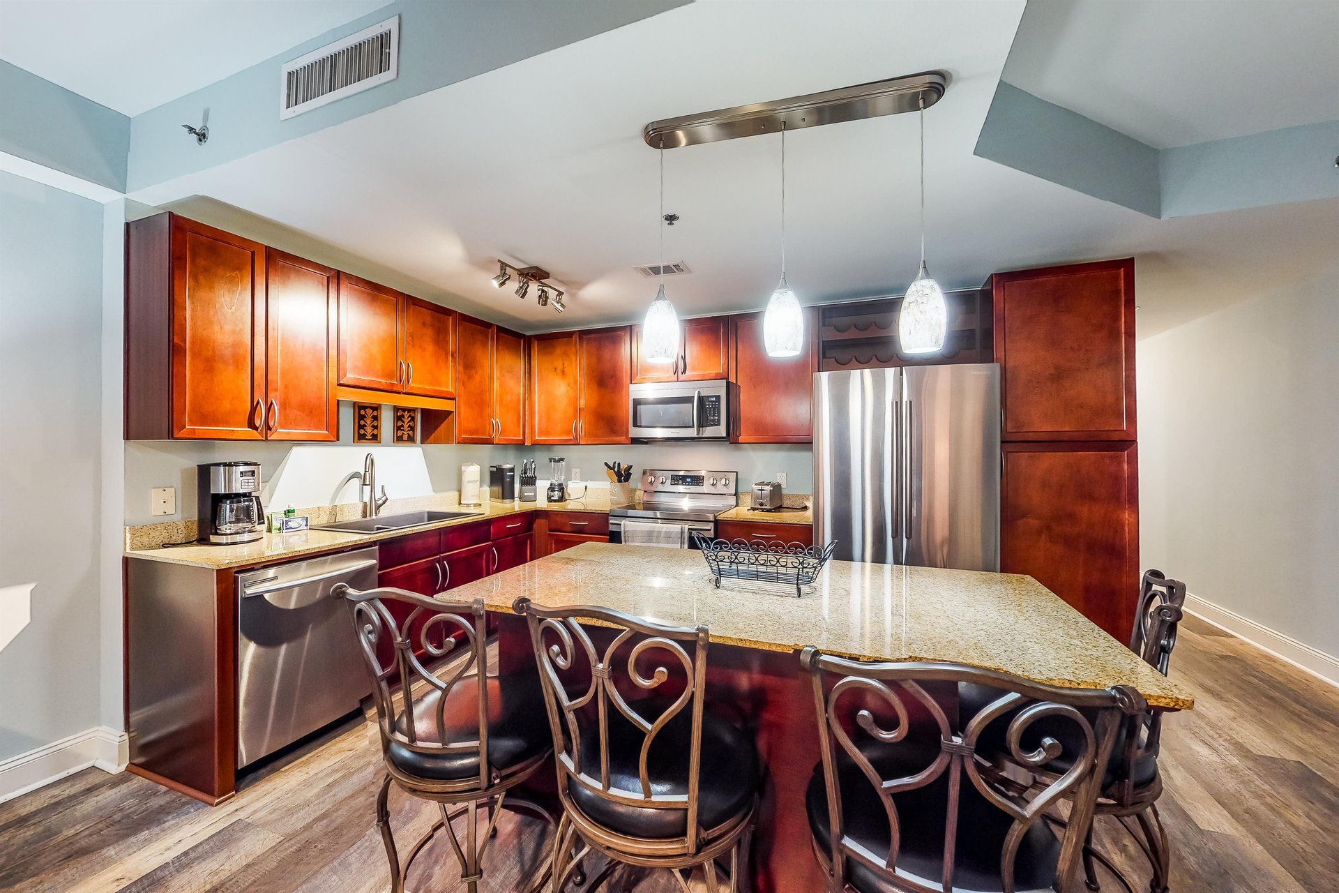 Laketown Wharf 316 7