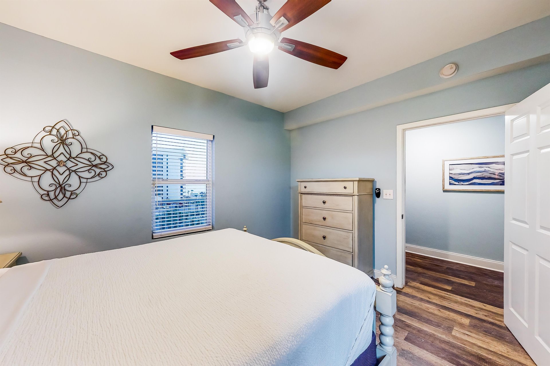 Laketown Wharf 316 11