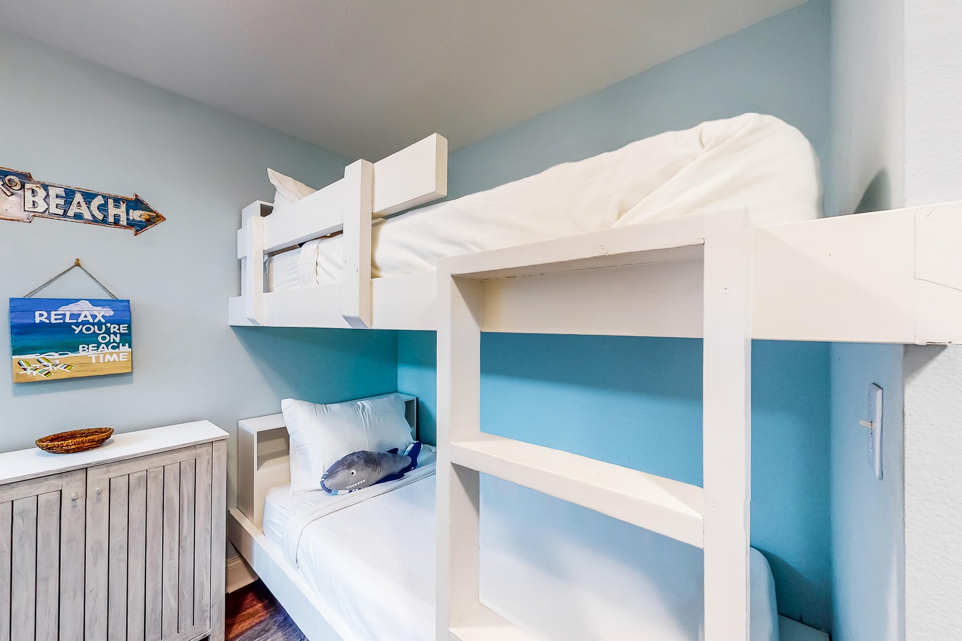 Laketown Wharf 316 14