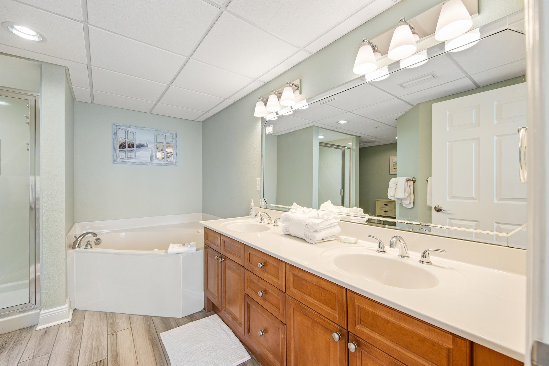 Emerald Beach Resort, Unit 830 15