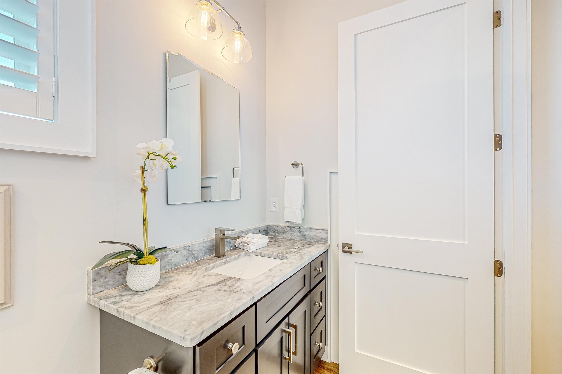 West Side Cottages J 11