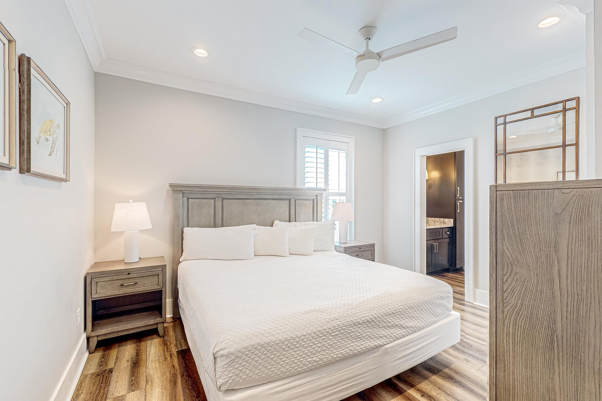 West Side Cottages J 13