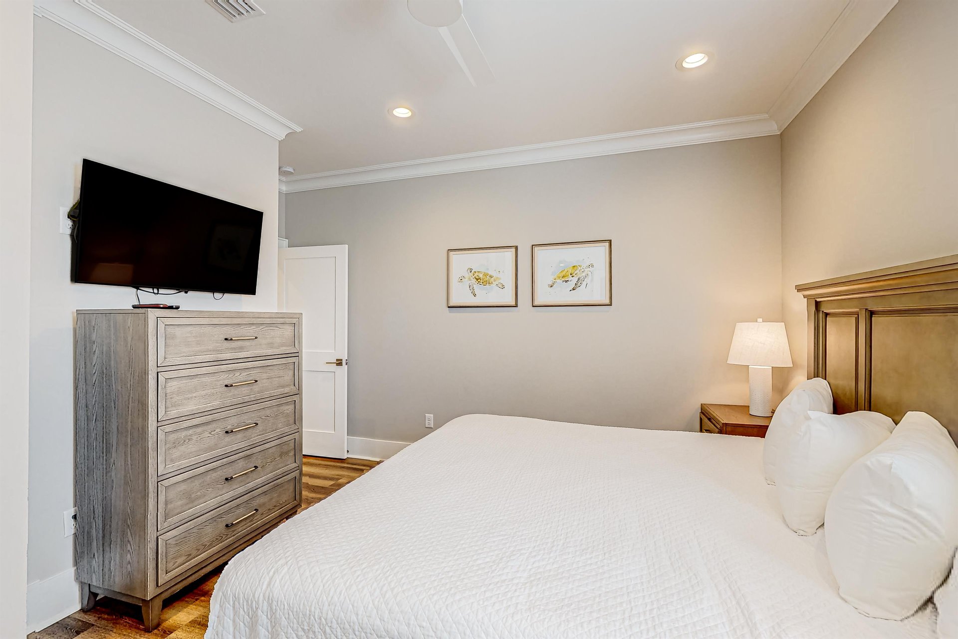 West Side Cottages J 14