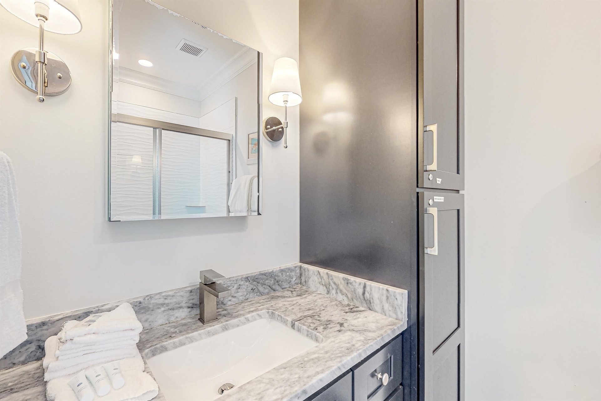 West Side Cottages J 15