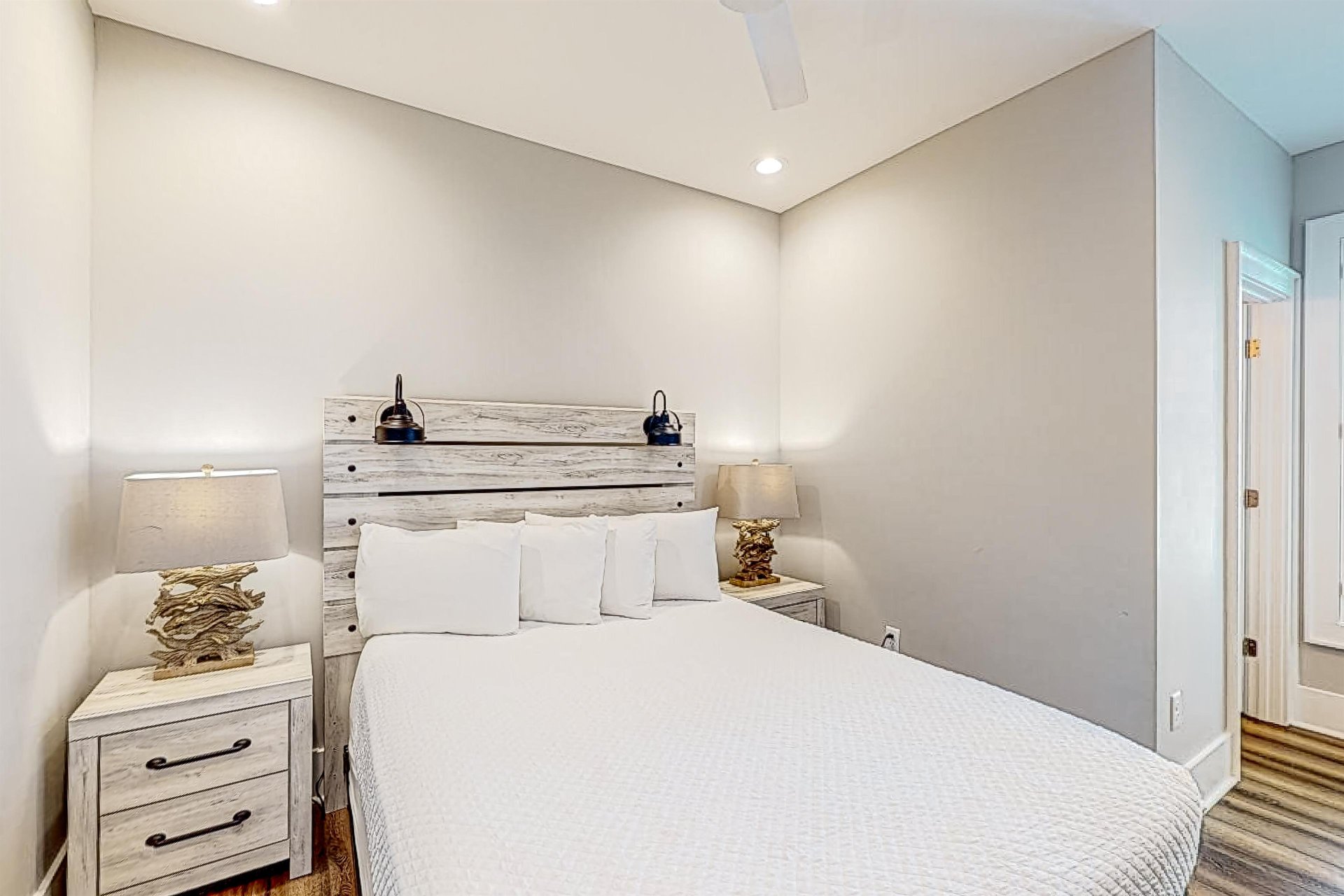 West Side Cottages J 16