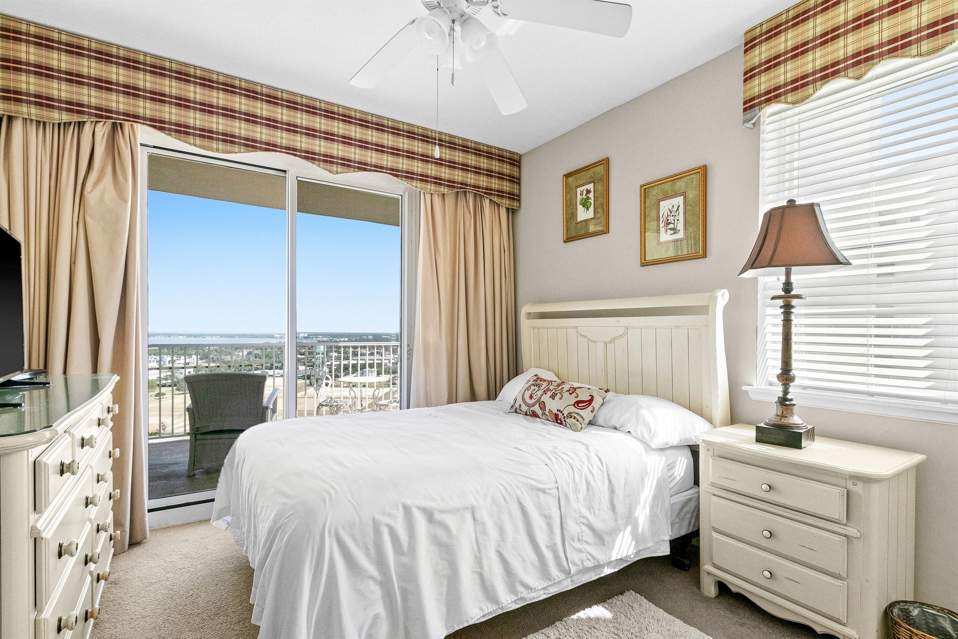 Ariel Dunes II 2201 19