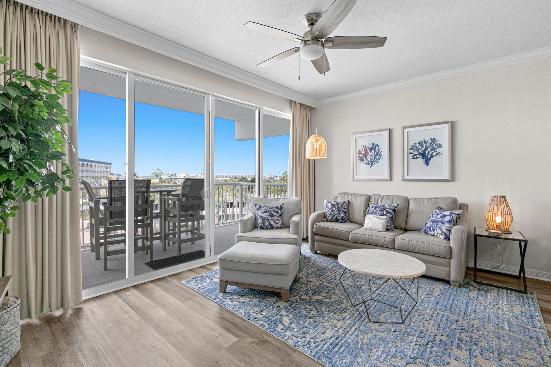 Destin West Resort  Gulfside 409 4