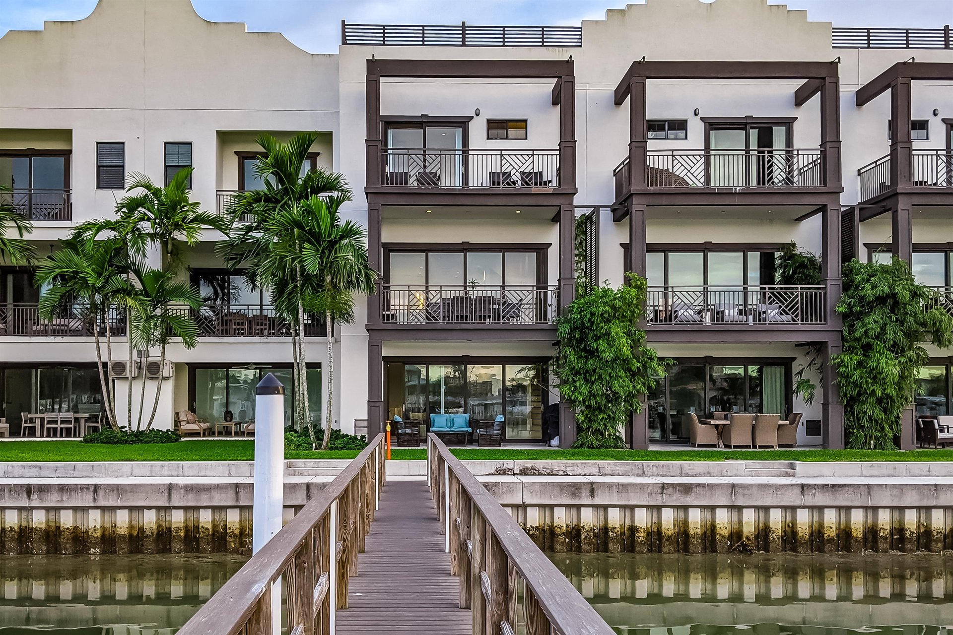 Brightwater Blue 28