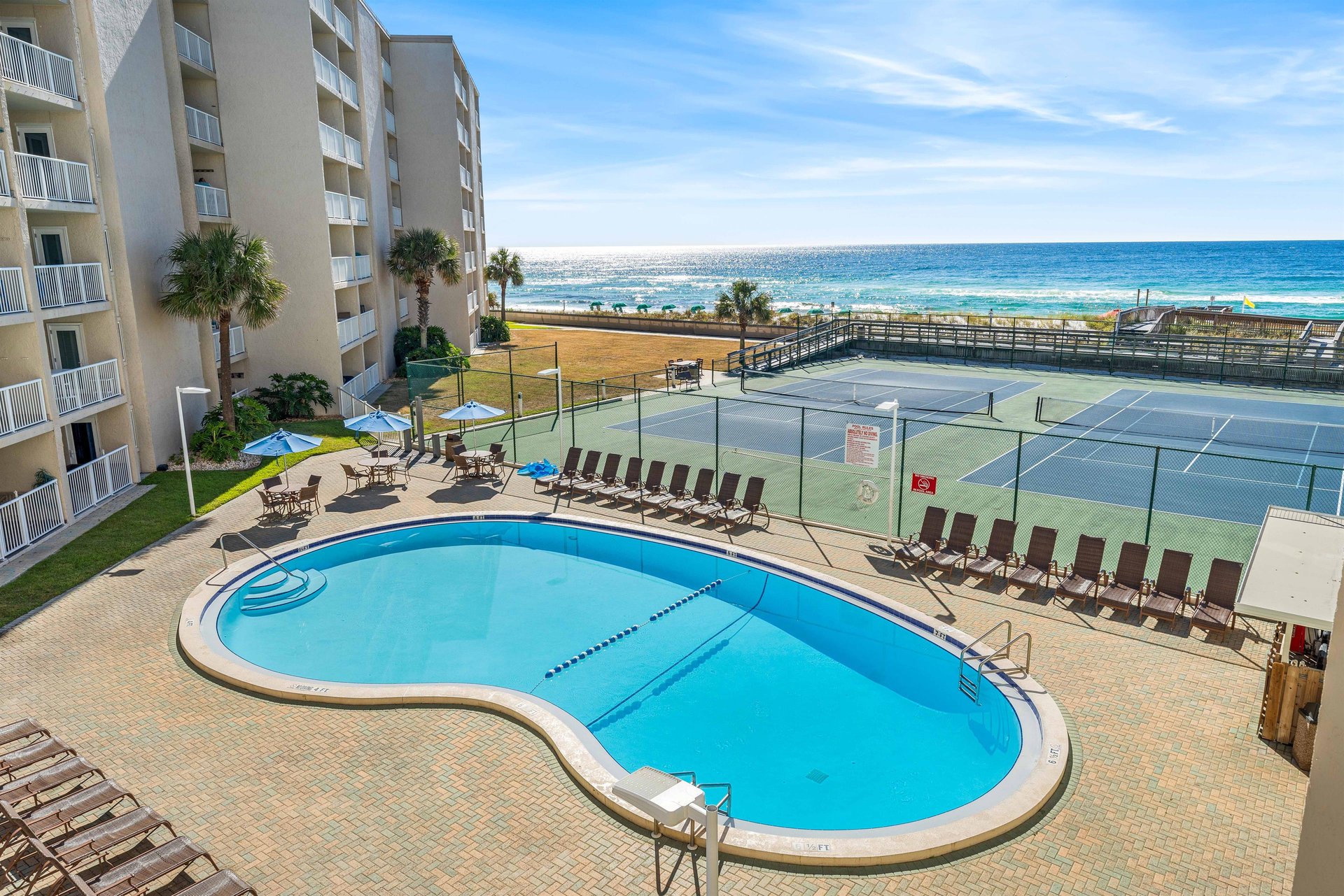 Holiday Surf and Racquet Unit 310 44