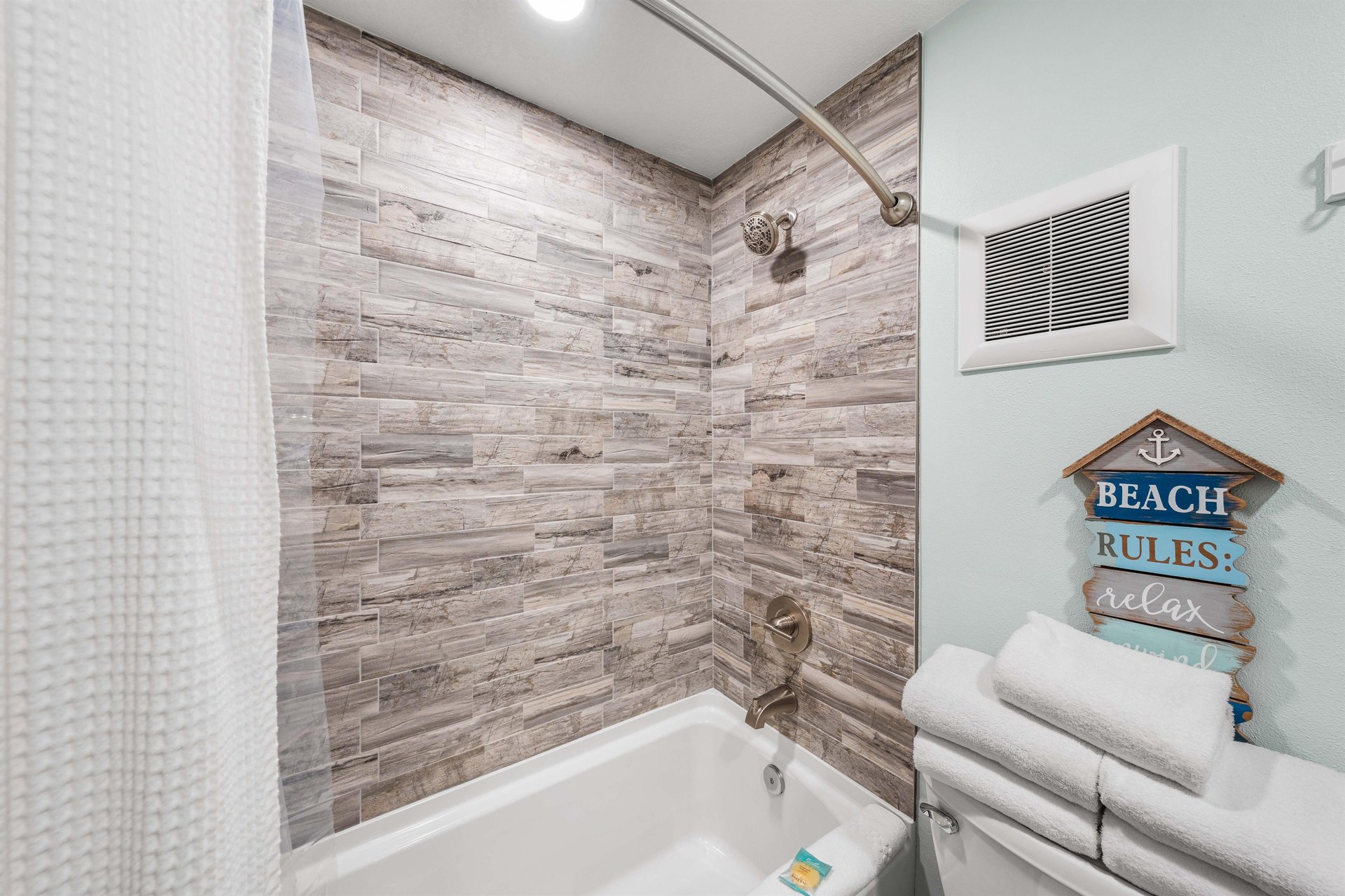 Holiday Surf and Racquet Unit 310 48