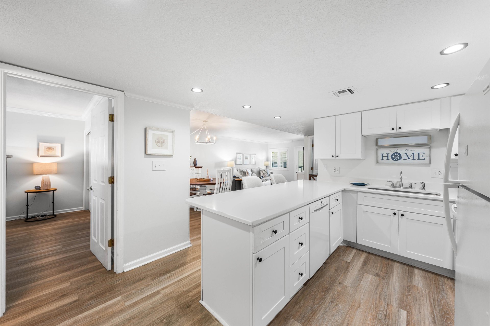 Holiday Surf and Racquet Unit 318 9