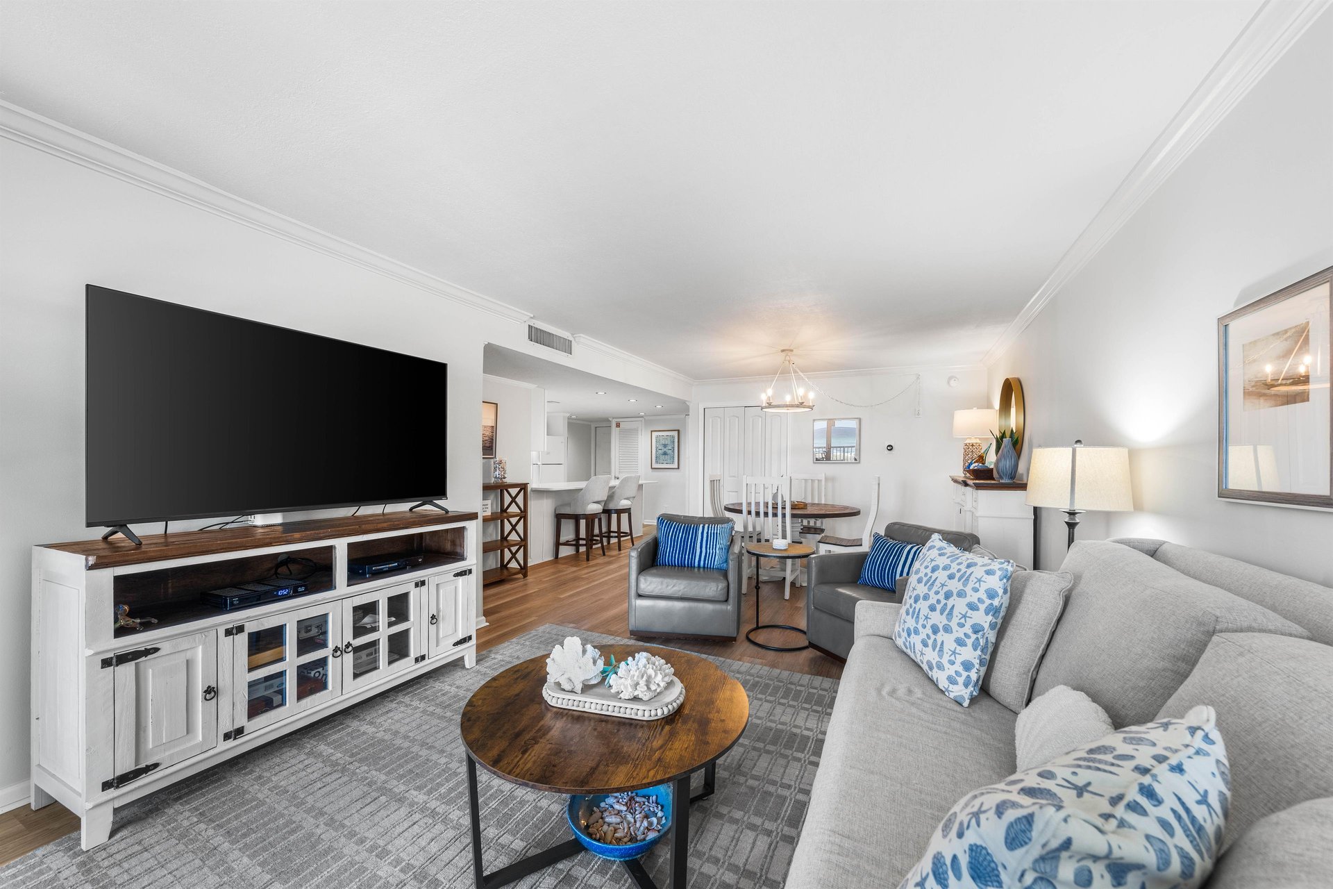 Holiday Surf and Racquet Unit 318 22