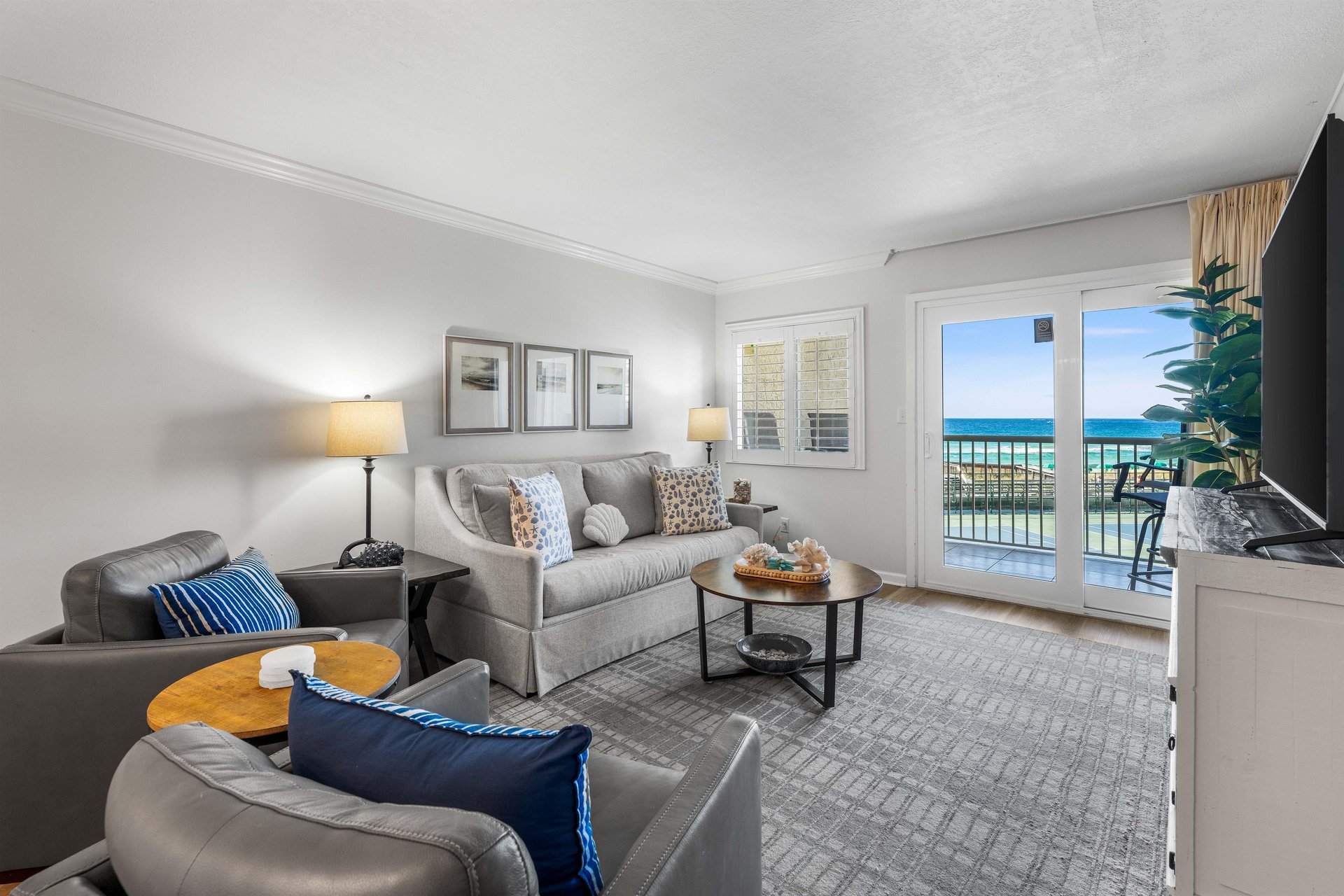 Holiday Surf and Racquet Unit 318 23