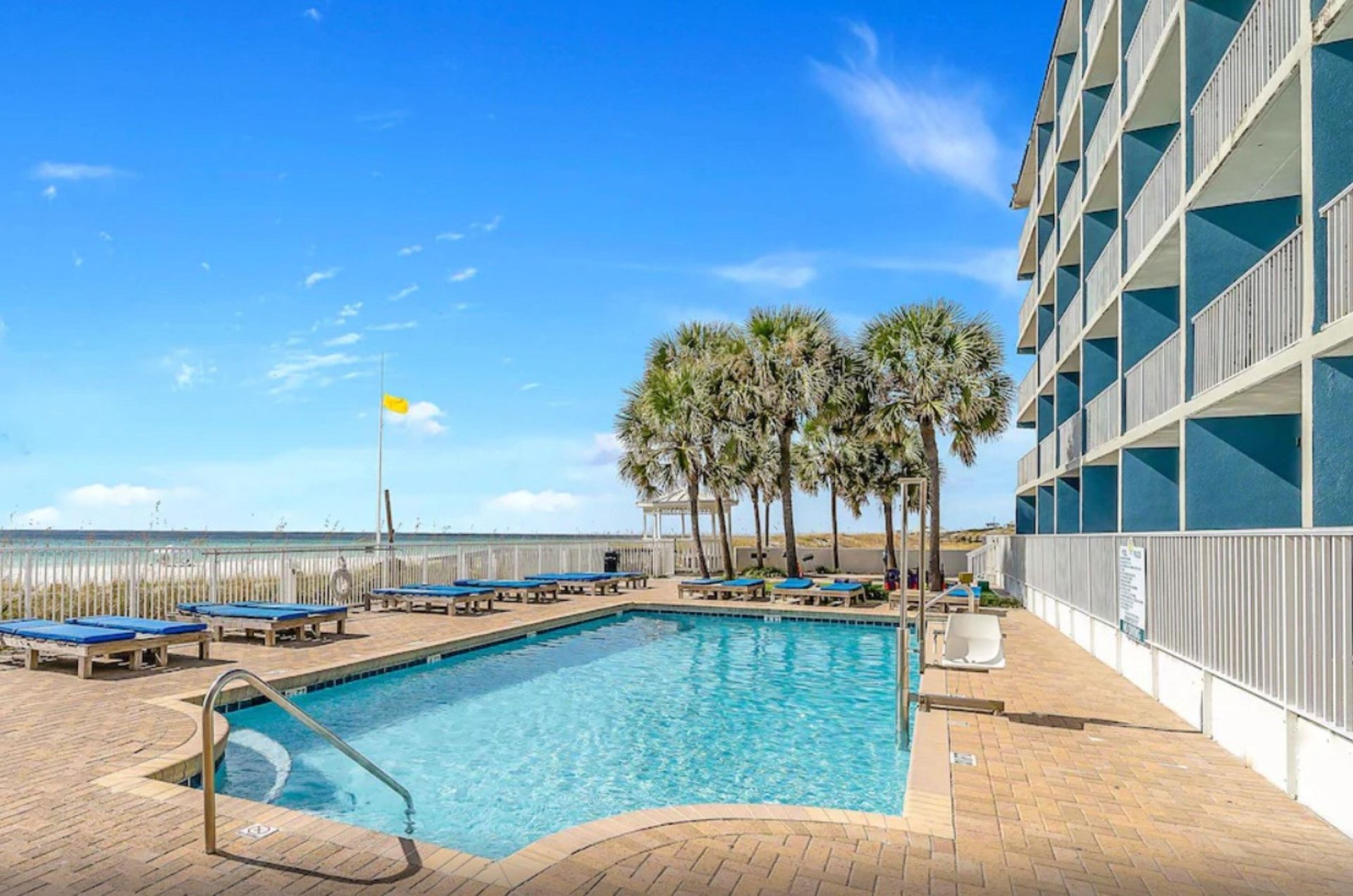 470544 Sugar Sands Inn  Suites  16 0 20241 672