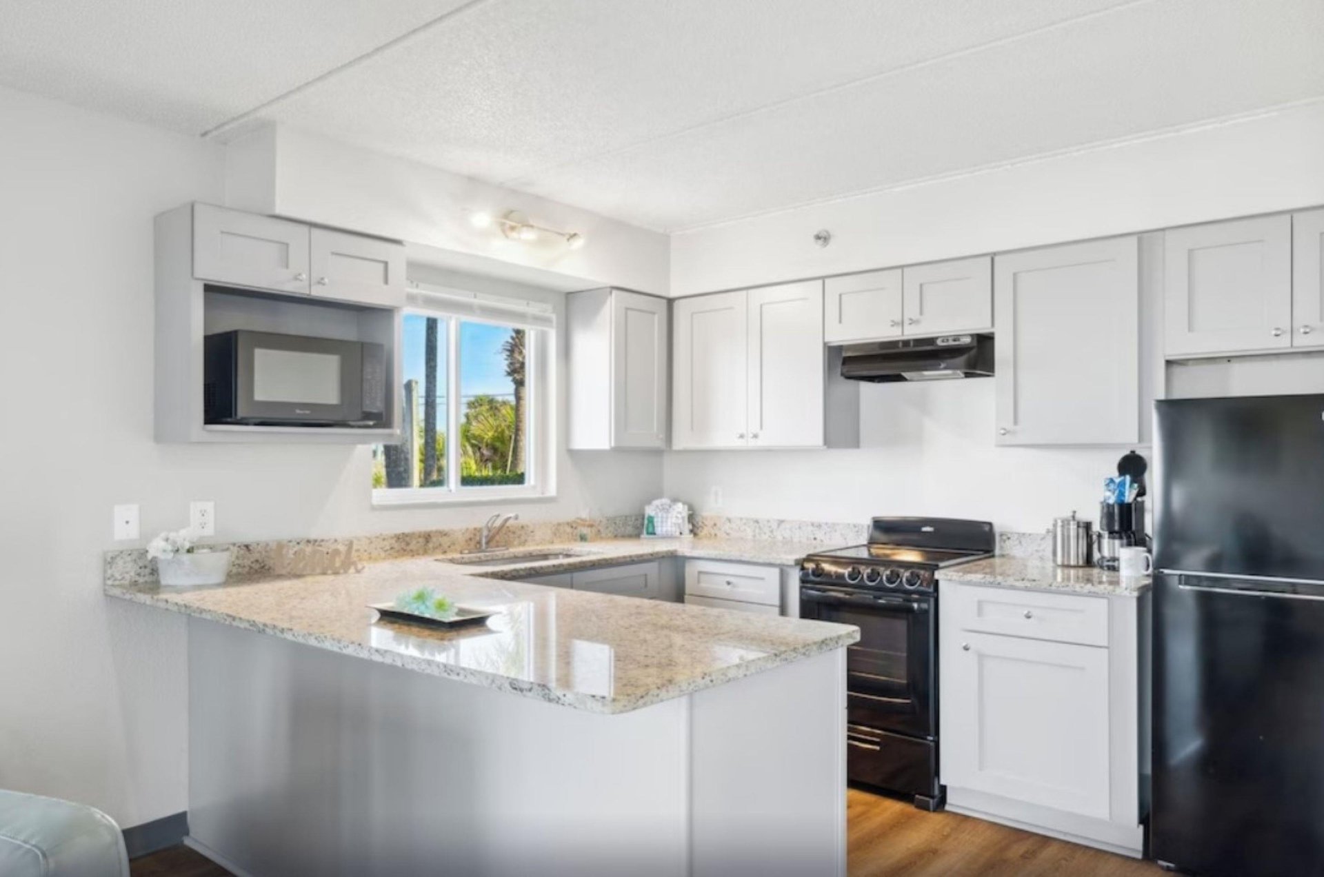 470550 Sugar Sands Inn  Suites  16 0 20241 678