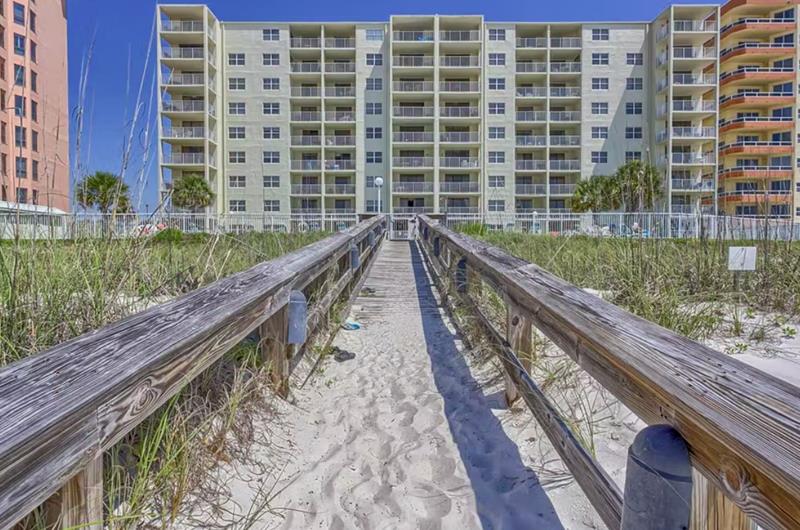 470625 Sunswept Condominiums  47 0 20221 175