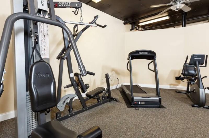 Islander Fort Walton Gym