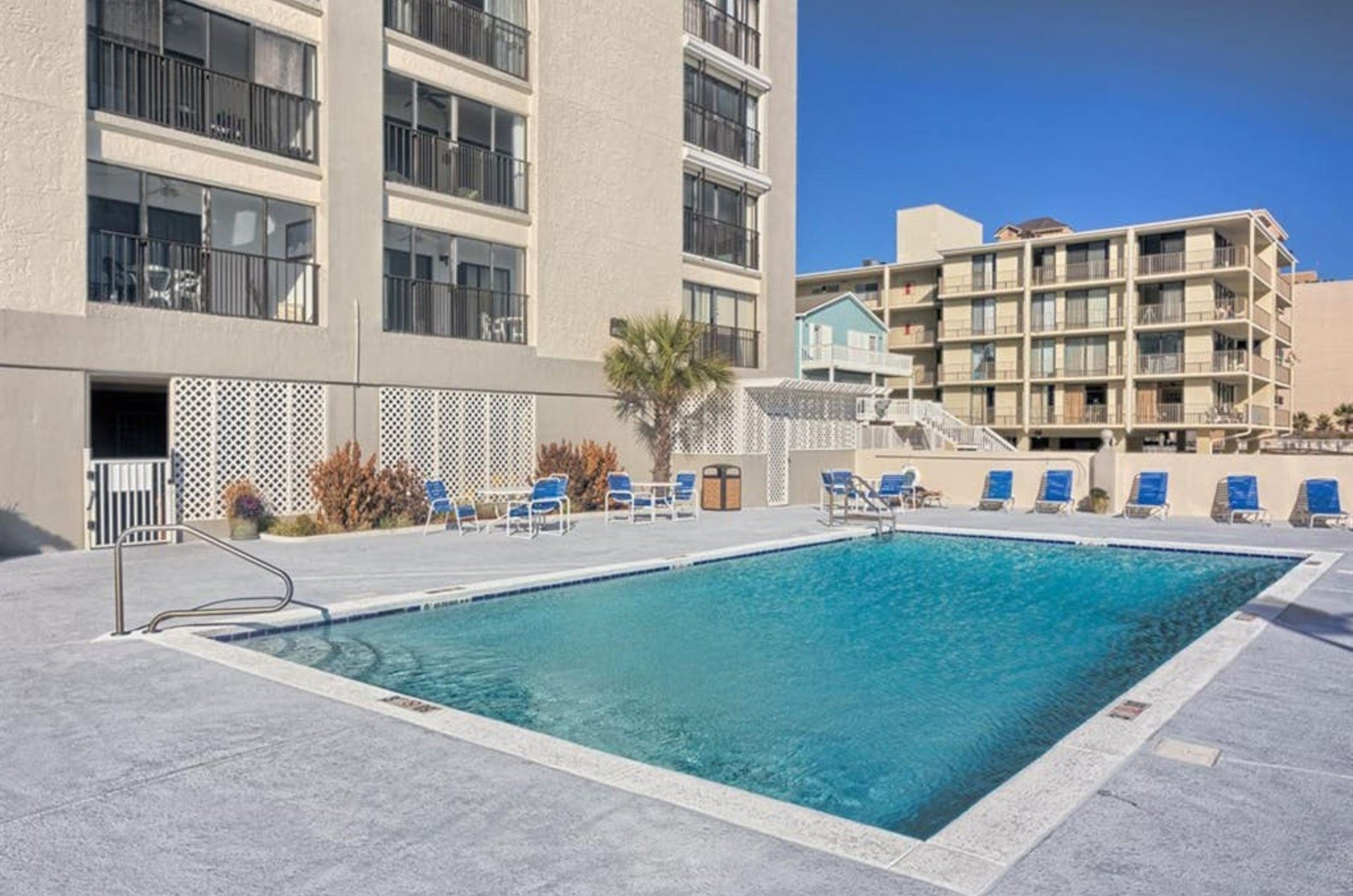 The outdoor swimming pool at Gulf Tower in Gulf Shores Alabama