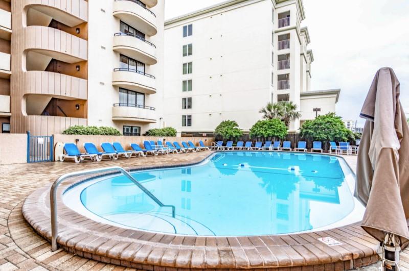 Nautilus Condos Pool