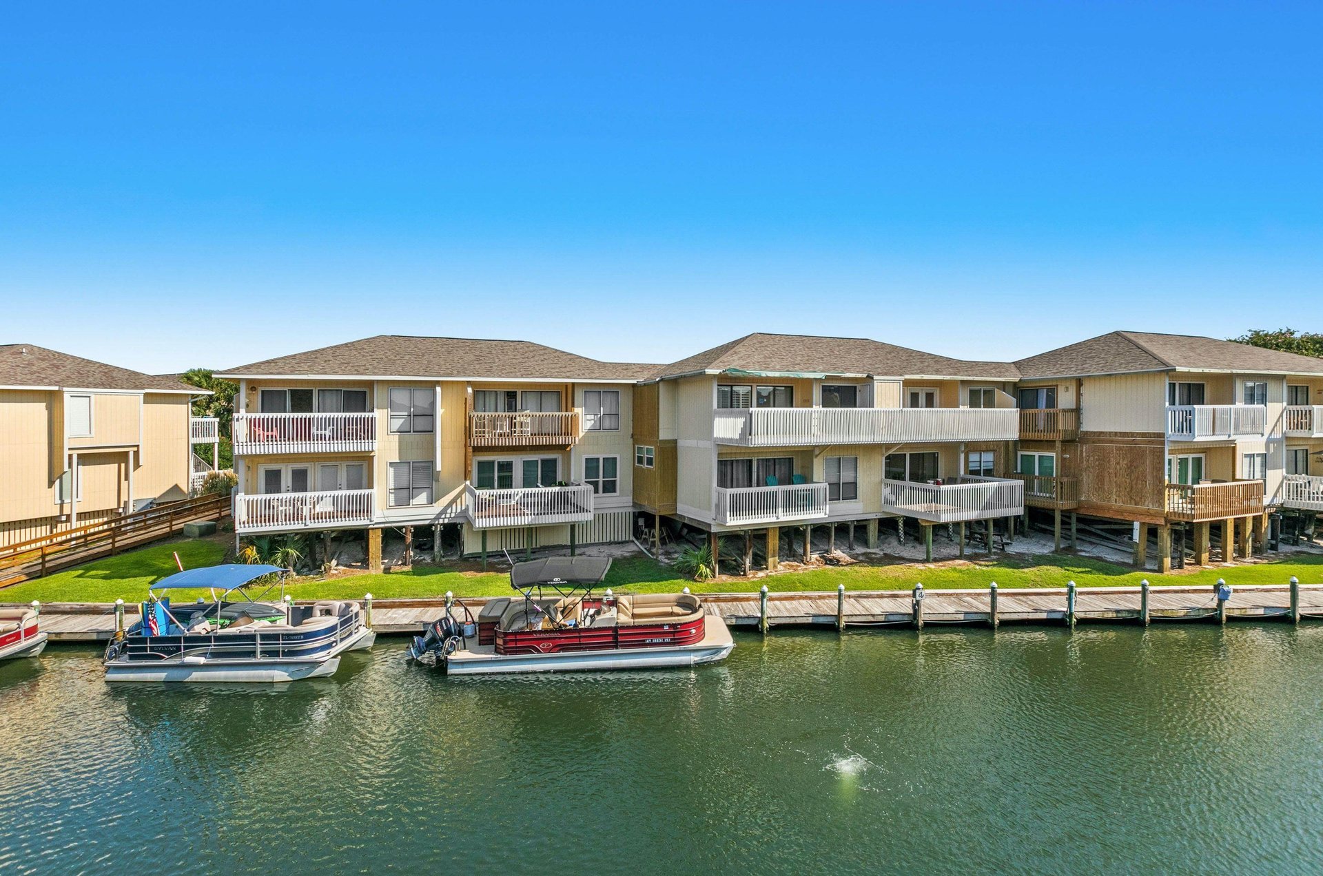 Sandpiper Coves navigable canals make docking boats near residences easy