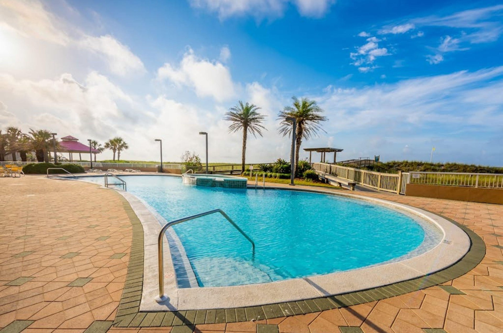 The beautiful outdoor pool at Spanish Key Condominiums
