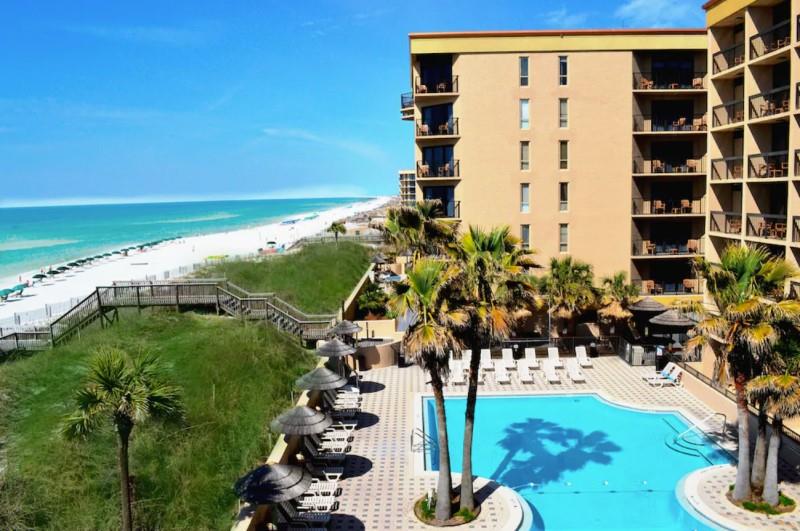 Wyndham Garden Beachfront Pool Courtyard