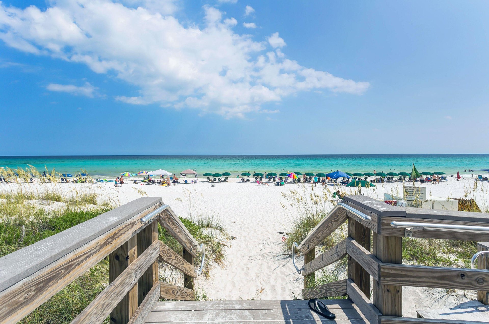 The Pearl of Navarre includes direct and easy access to the beach