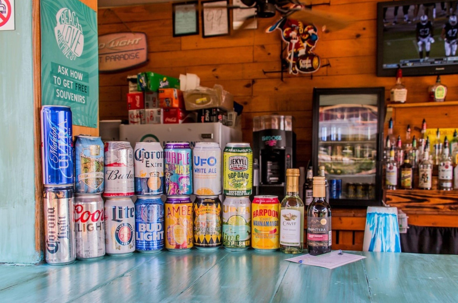 Drinks on the counter at the poolside bar at Holiday Inn Express