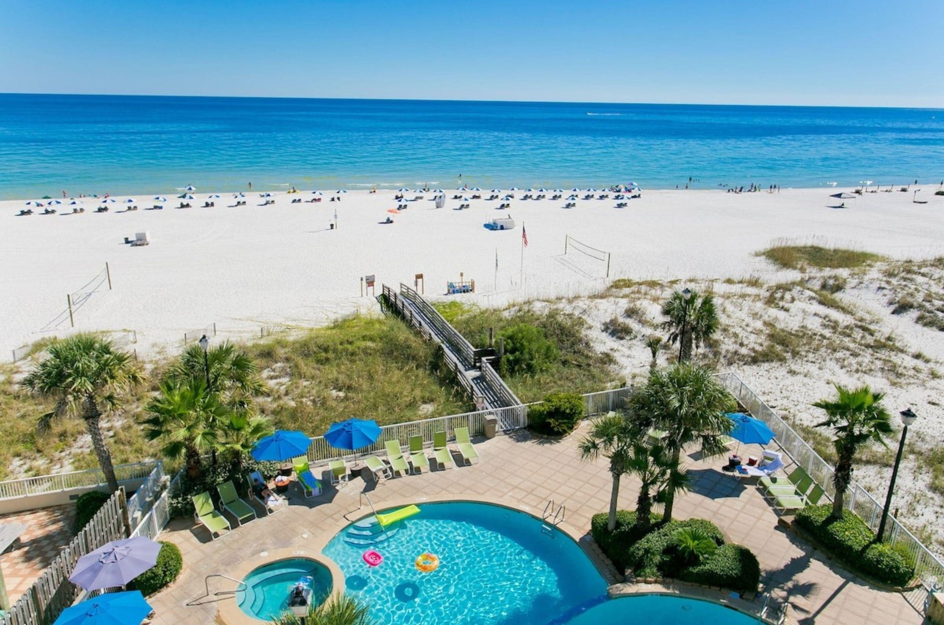 The hotel and the outdoor pool are loacted right next to the Gulf of Mexico