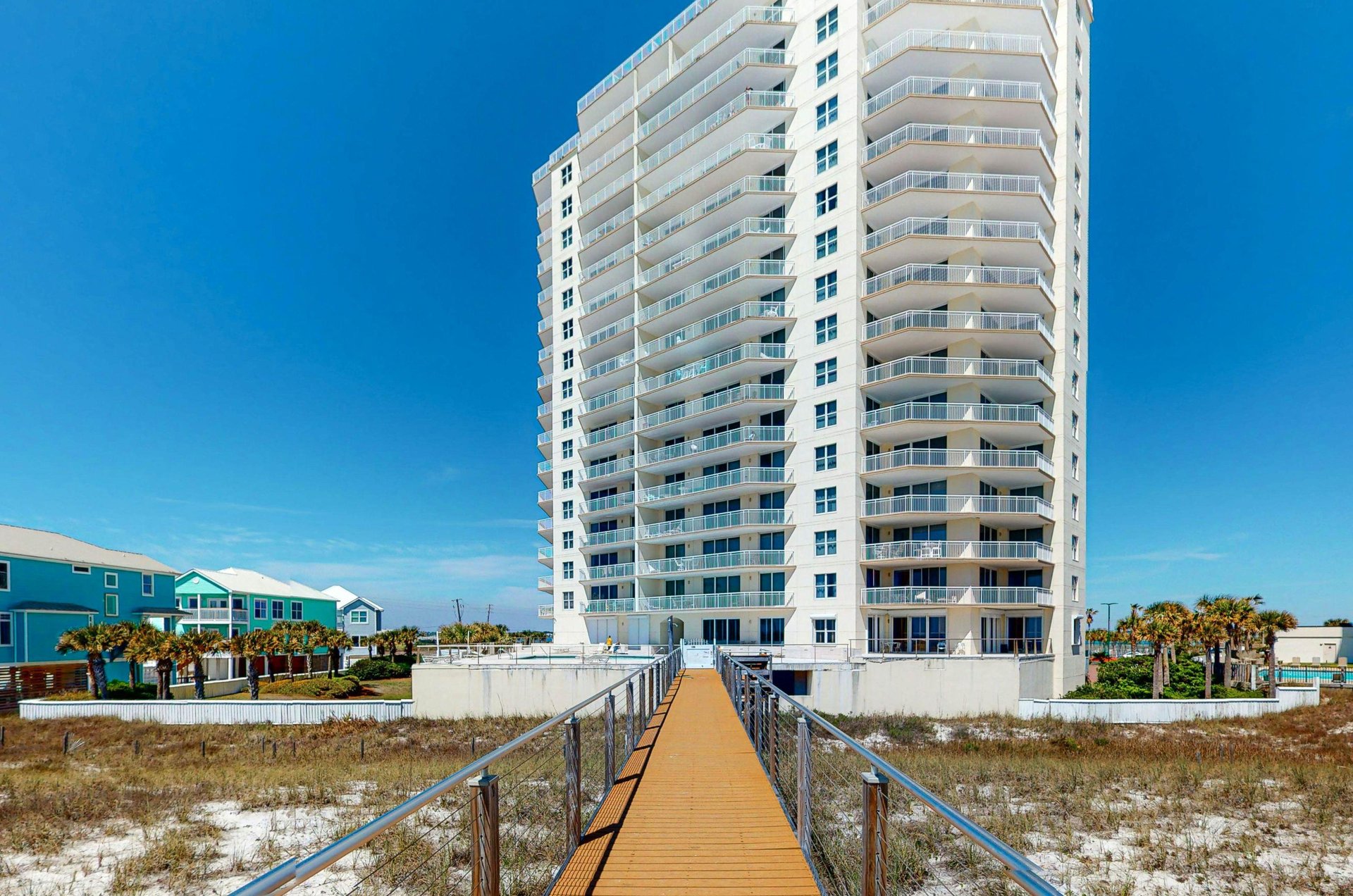 Enjoy easy and direct access to amazing beaches