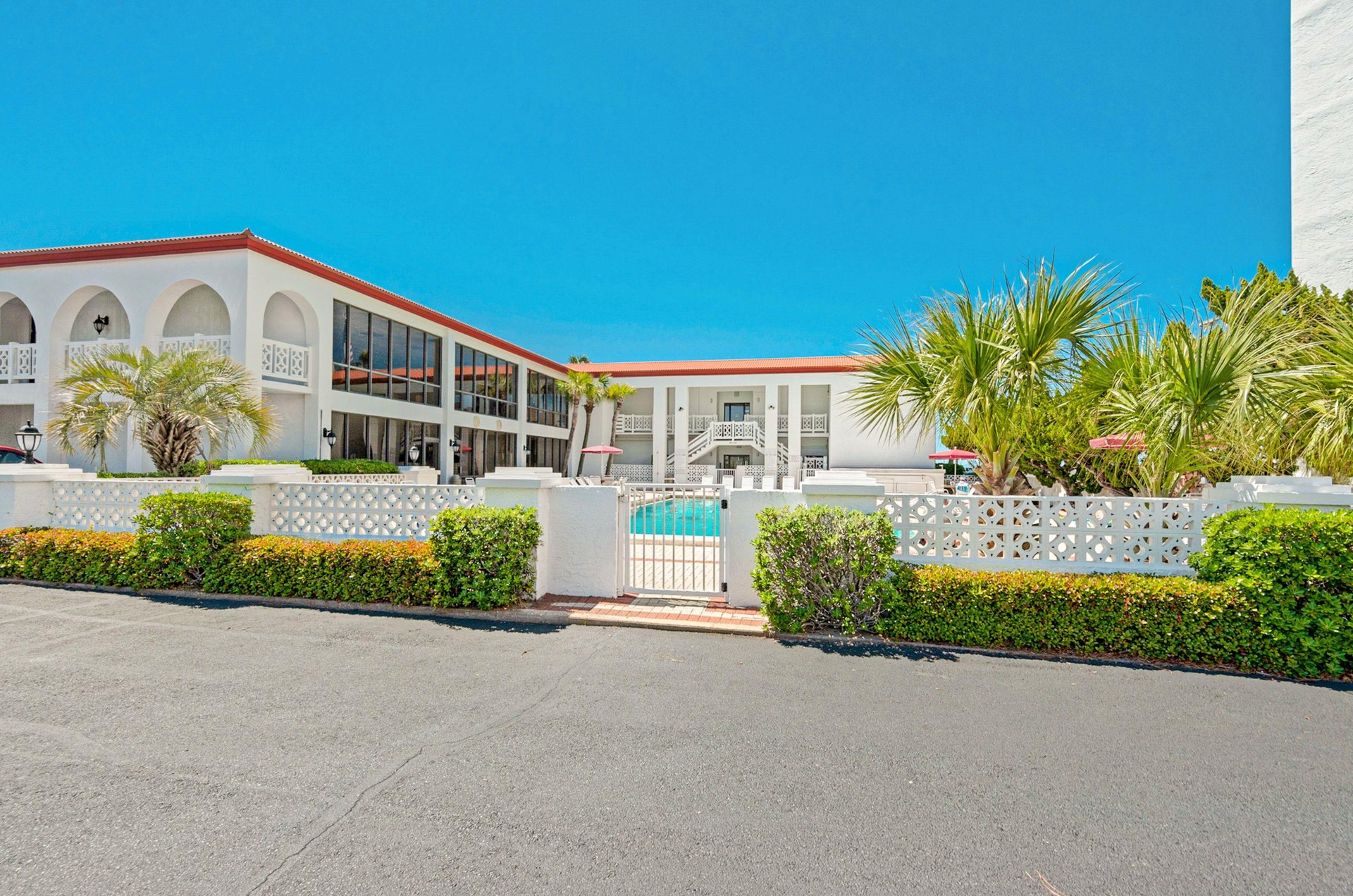 471425 El Matador Condos  482 0 202310 15