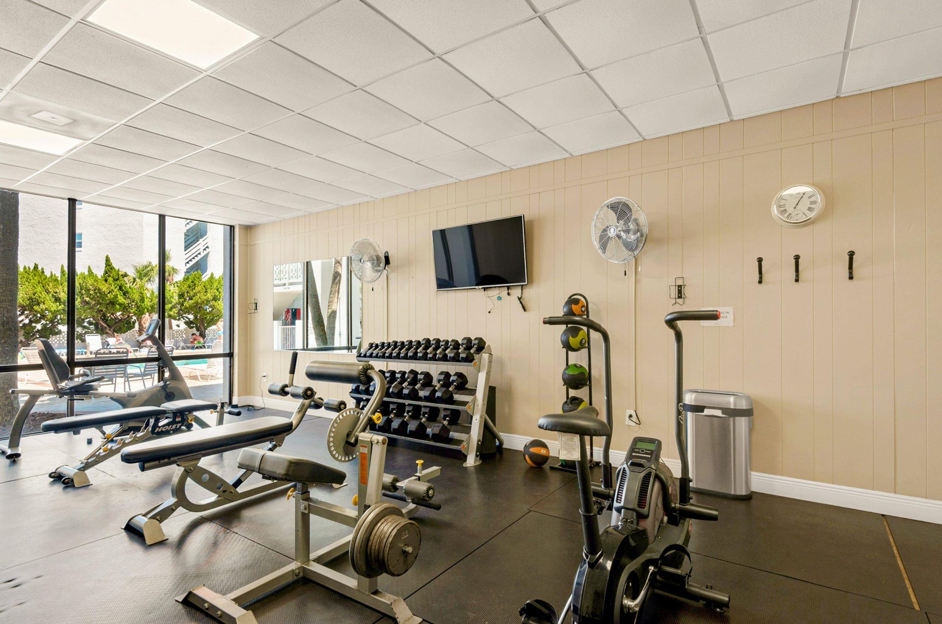 471431 El Matador Condos  482 0 202310 111