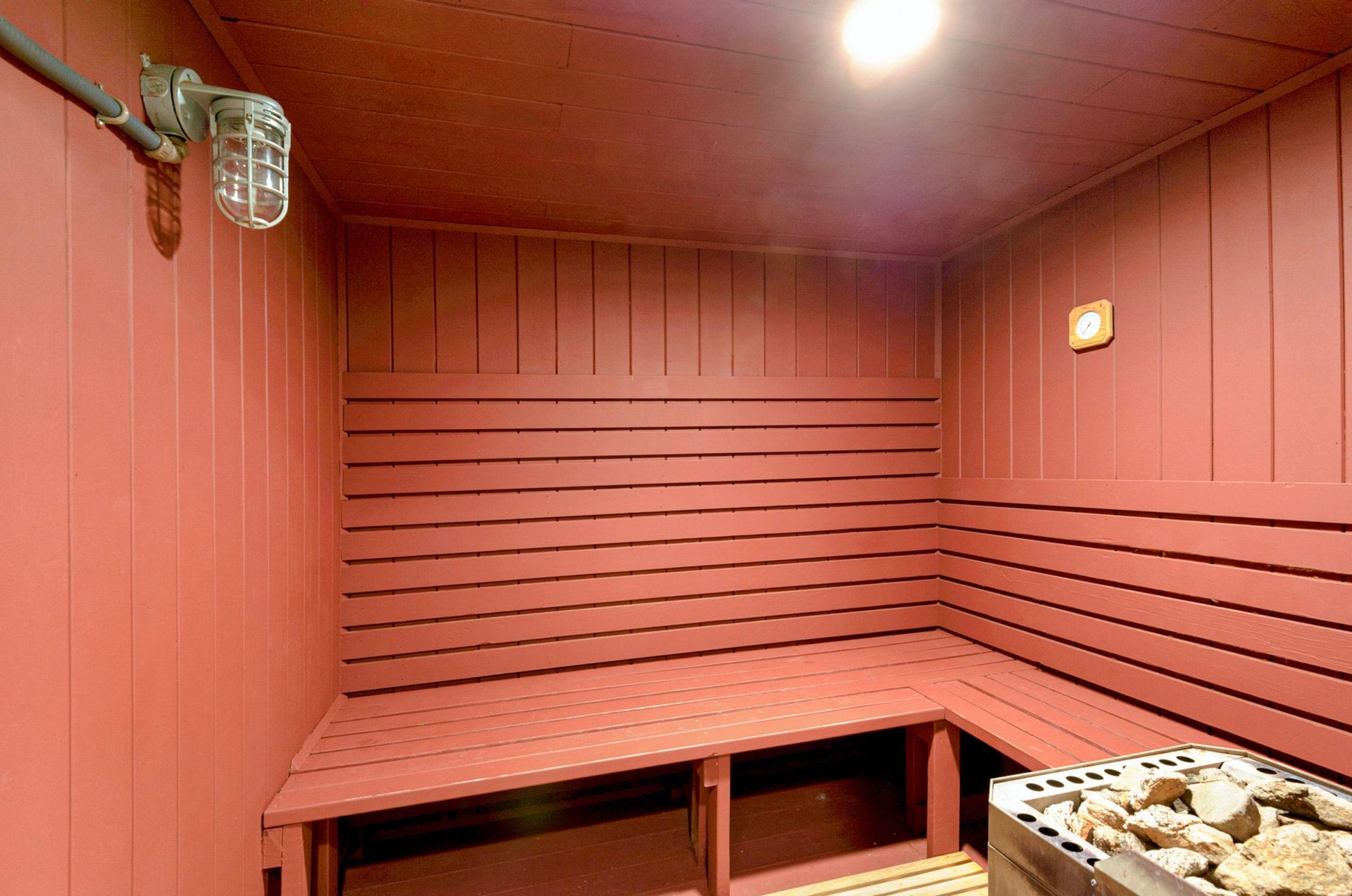 471433 El Matador Condos  482 0 202310 113