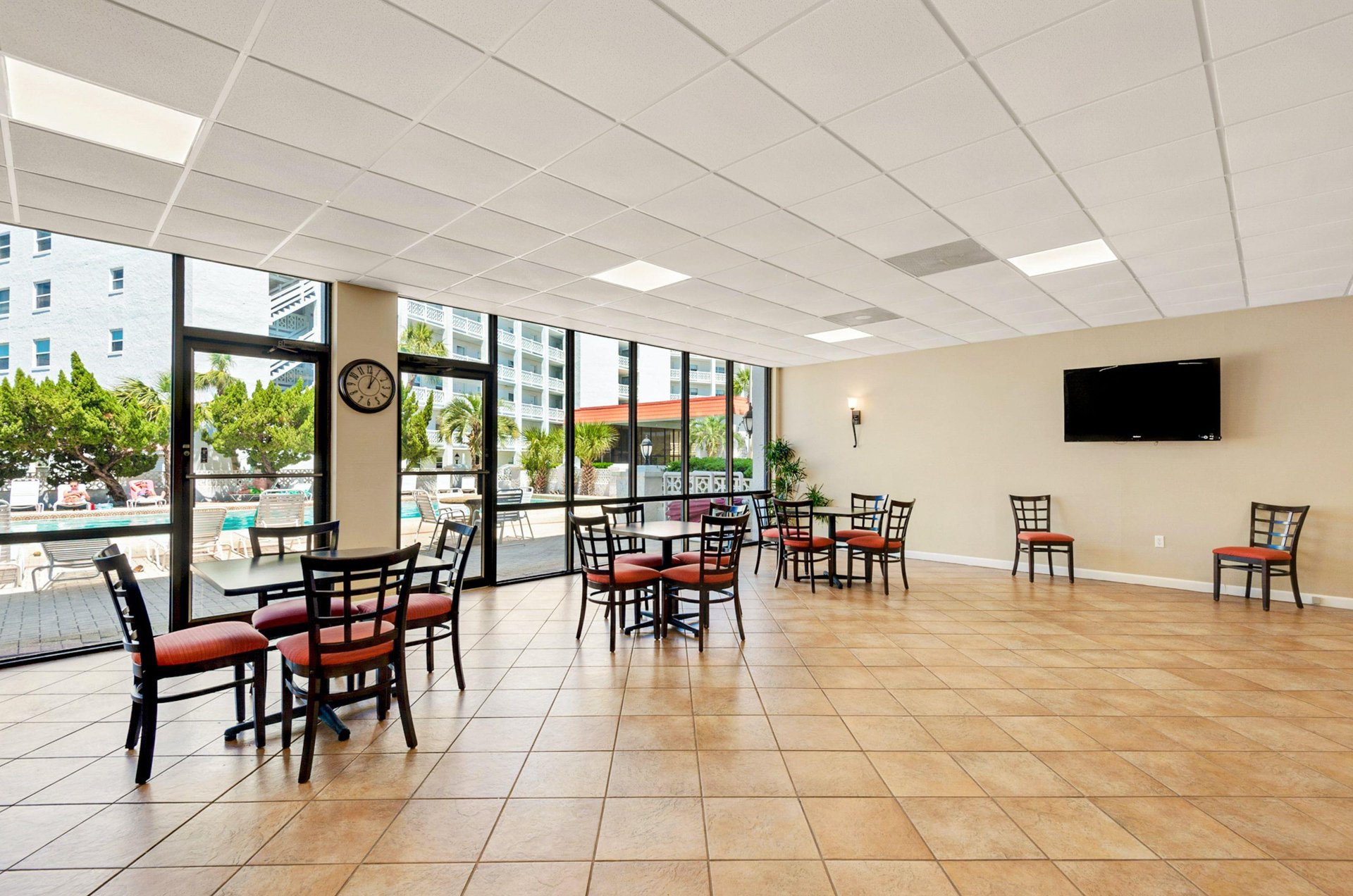 471438 El Matador Condos  482 0 202310 119