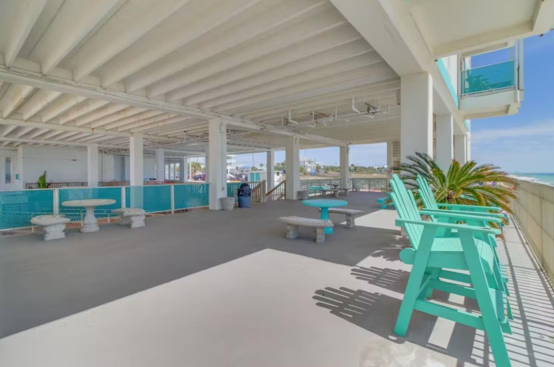 471479 Fontainebleau Terrace  495 0 20241 1654