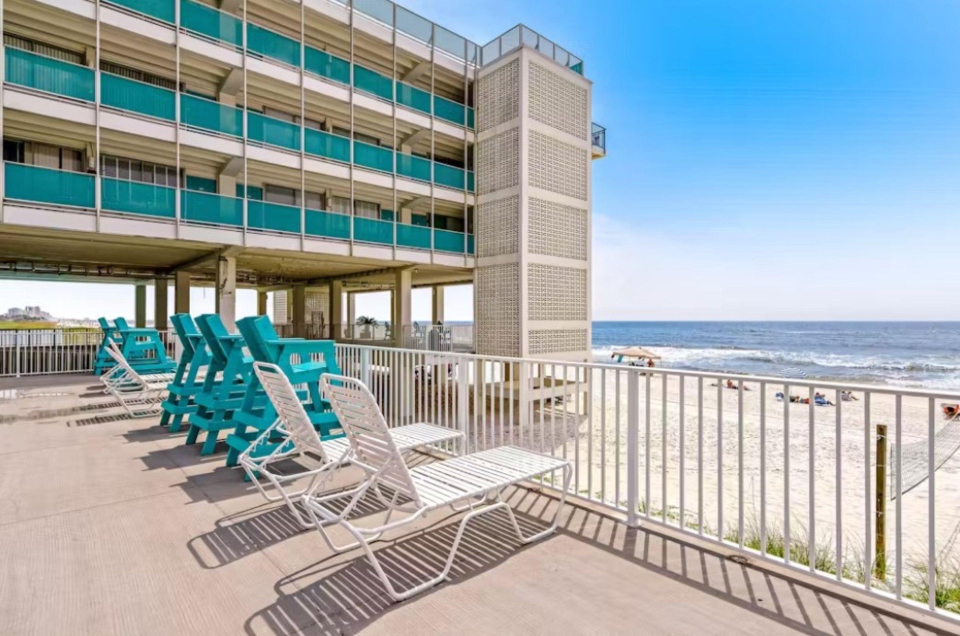 471482 Fontainebleau Terrace  495 0 20241 1657