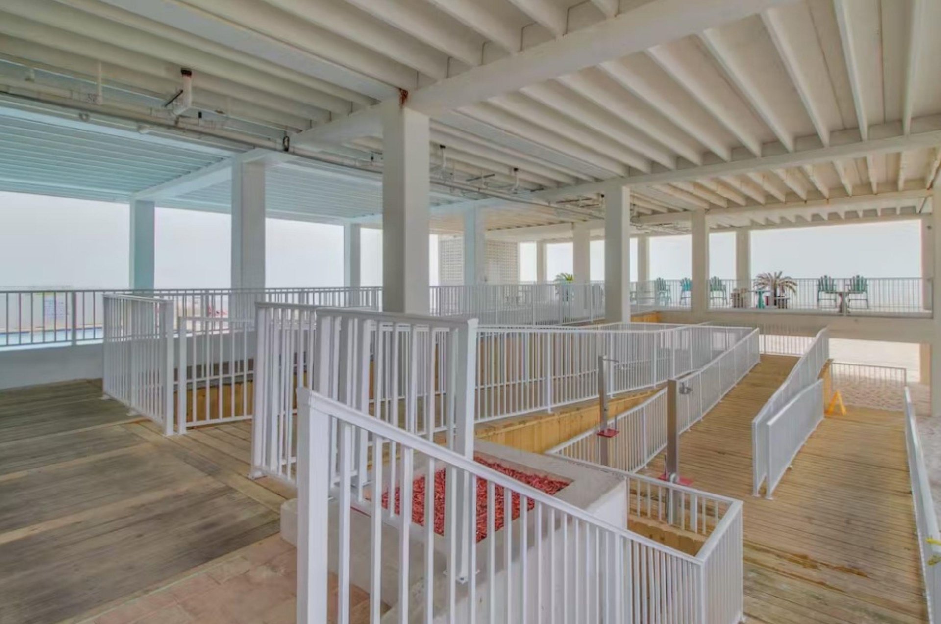 471486 Fontainebleau Terrace  495 0 20241 16511