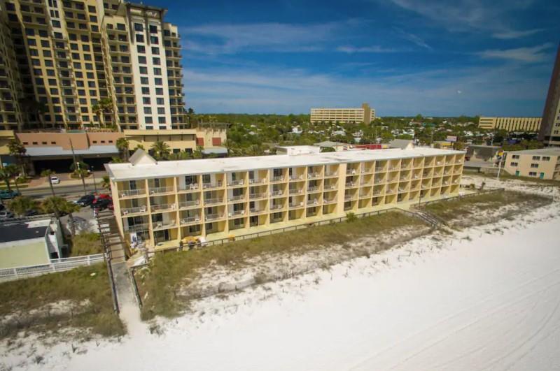 Beachfront The Reef at Seahaven