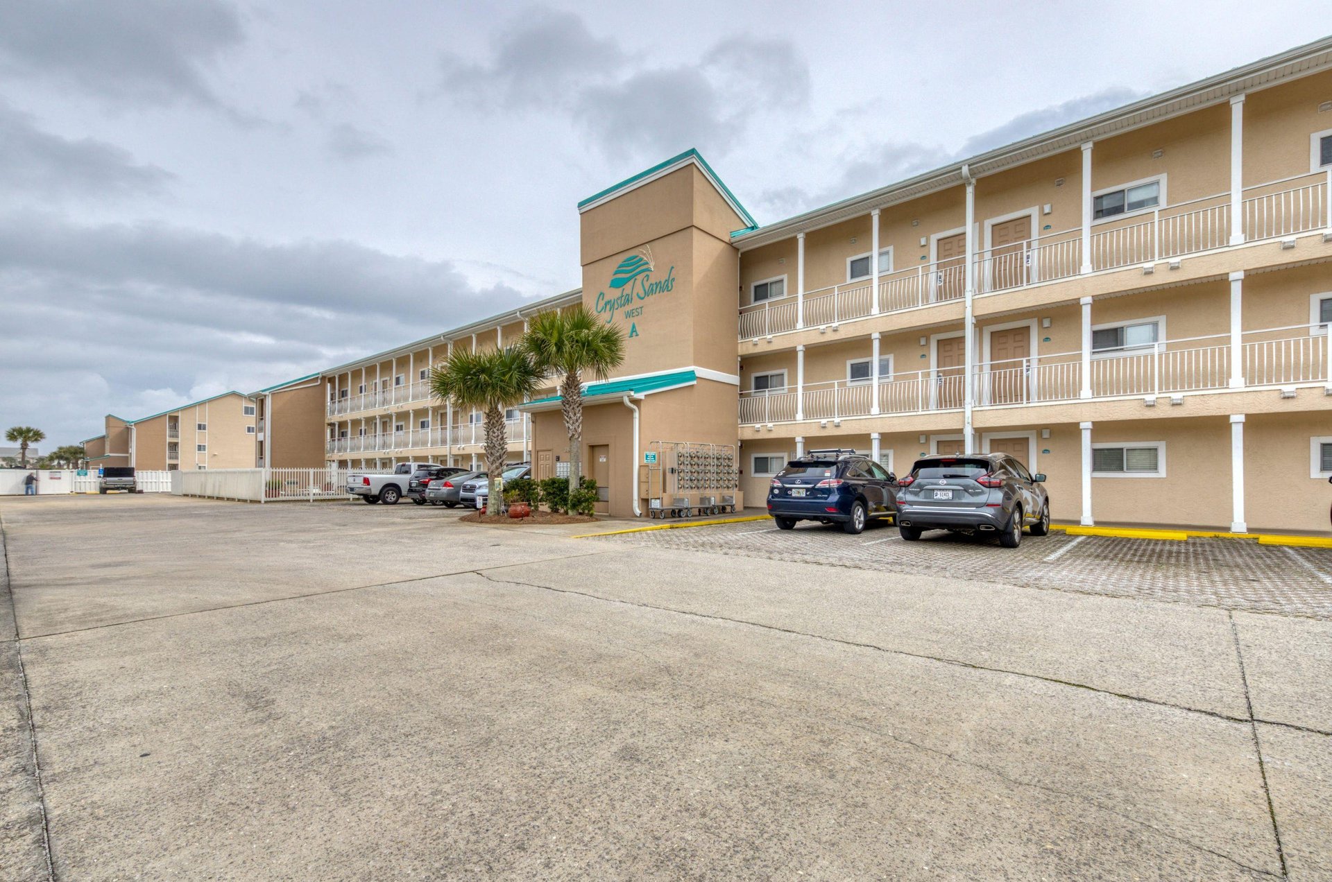 Crystal Sands convenient parking lot.