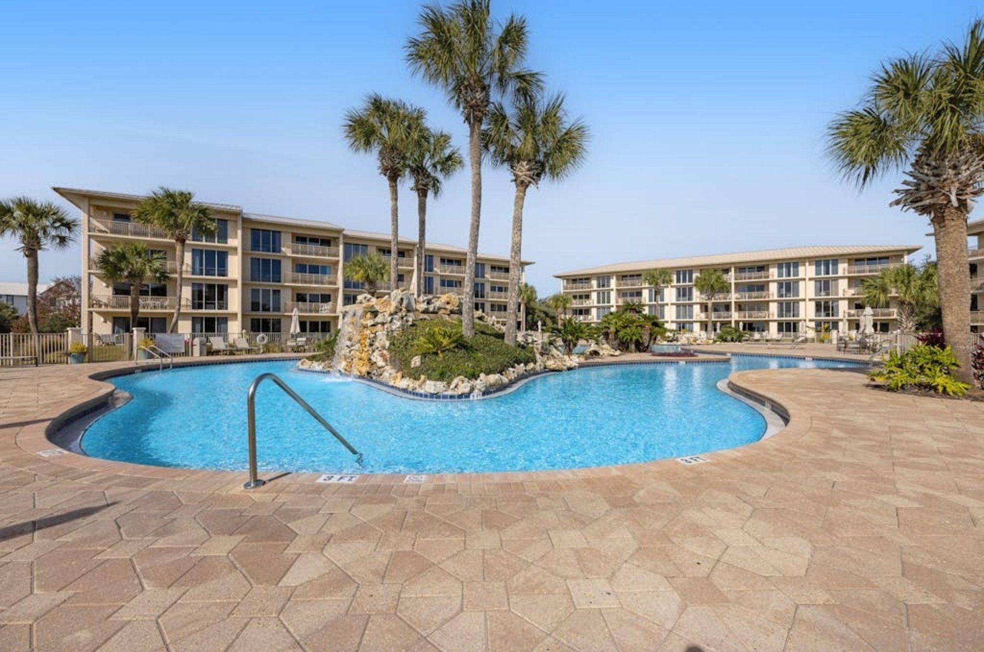 The outdoor swimming pool at High Pointe Resort on Highway 30A