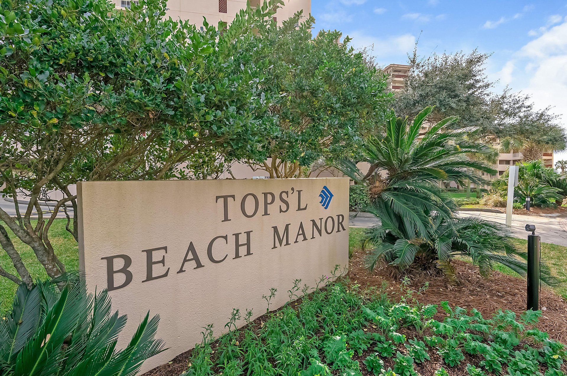 471617 Topsl Beach Manor  571 0 202310 46718