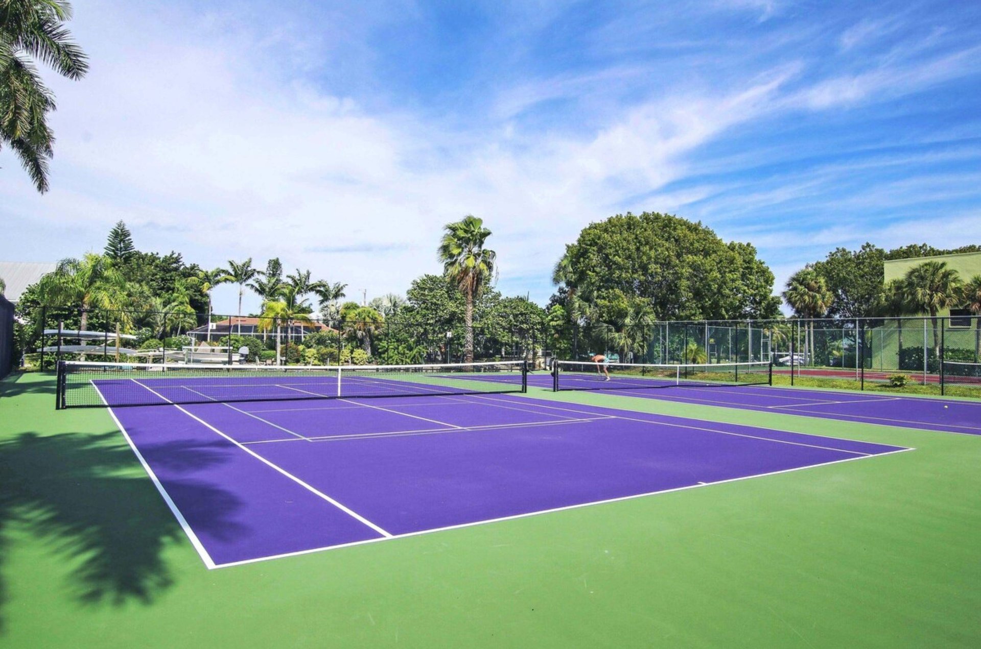 Amenities at Sanibel Arms West include two outdoor tennis courts.