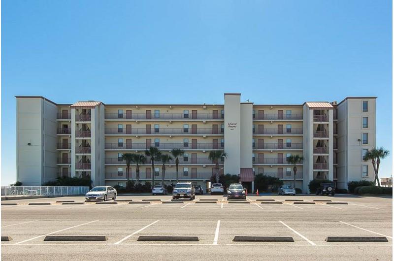Island Shores is a nice condo and right on the beach in Gulf Shores Alabama