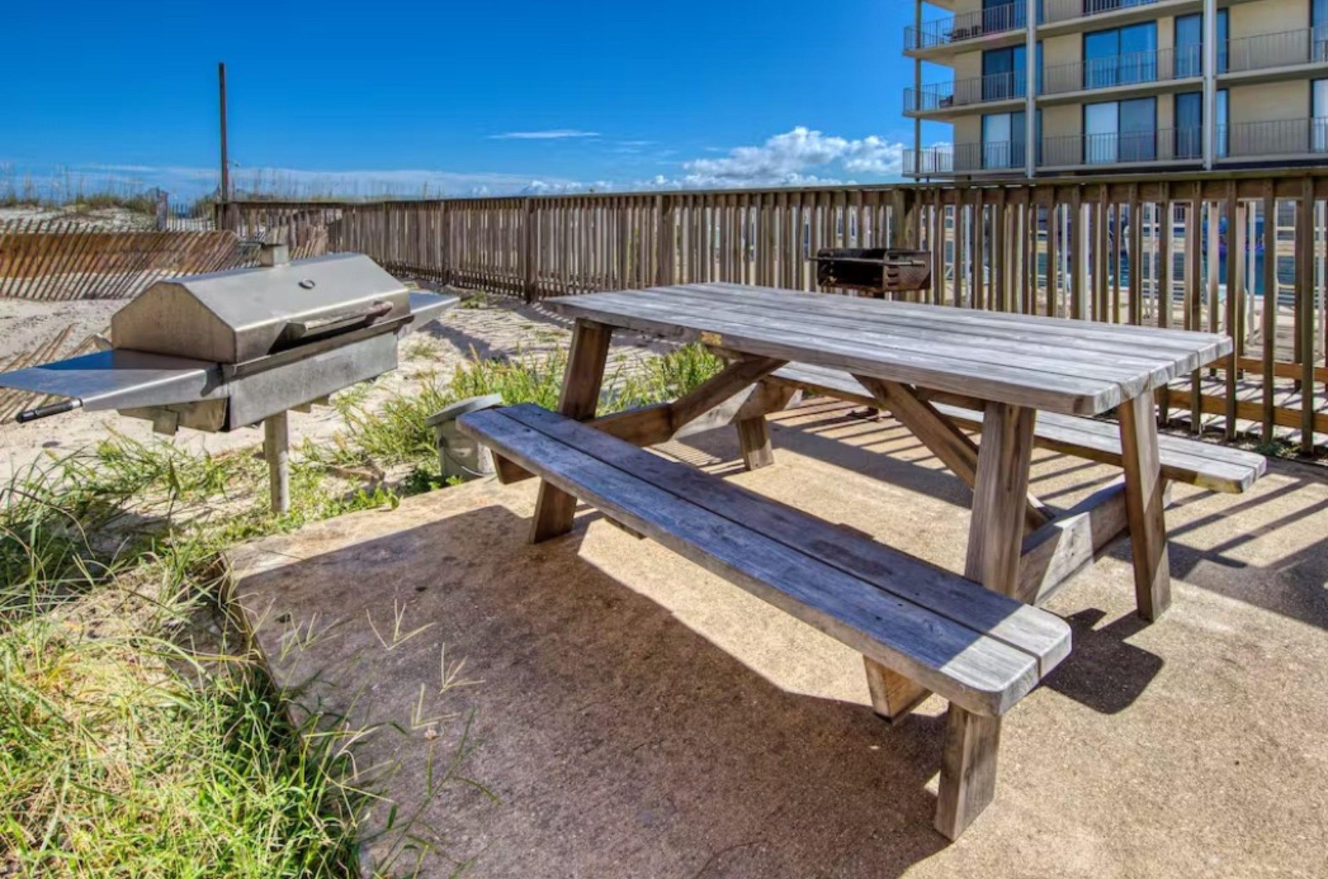 472138 Gulf Village  828 0 202312 45