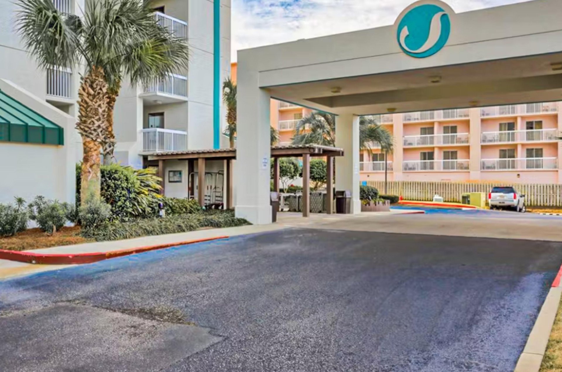 472158 Shoalwater Condominiums  829 0 20241 1316