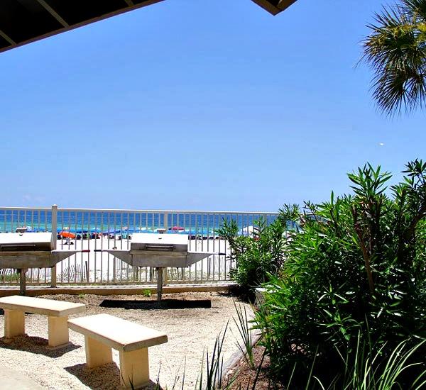 Beachside outdoor barbecue grills at Windward Pointe in Orange Beach Alabama