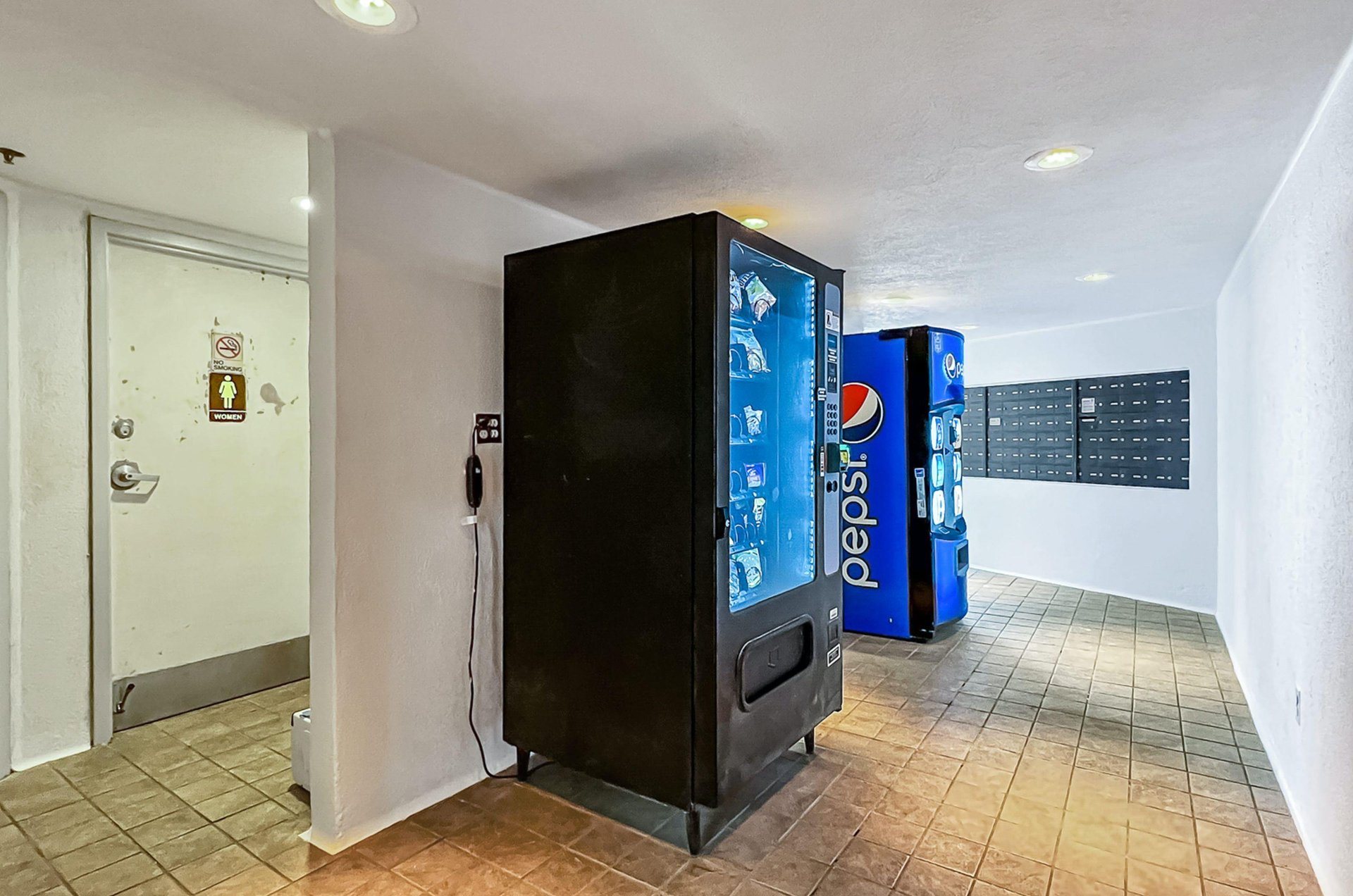 Snacks and softdrinks are always available in the complex vending machines.