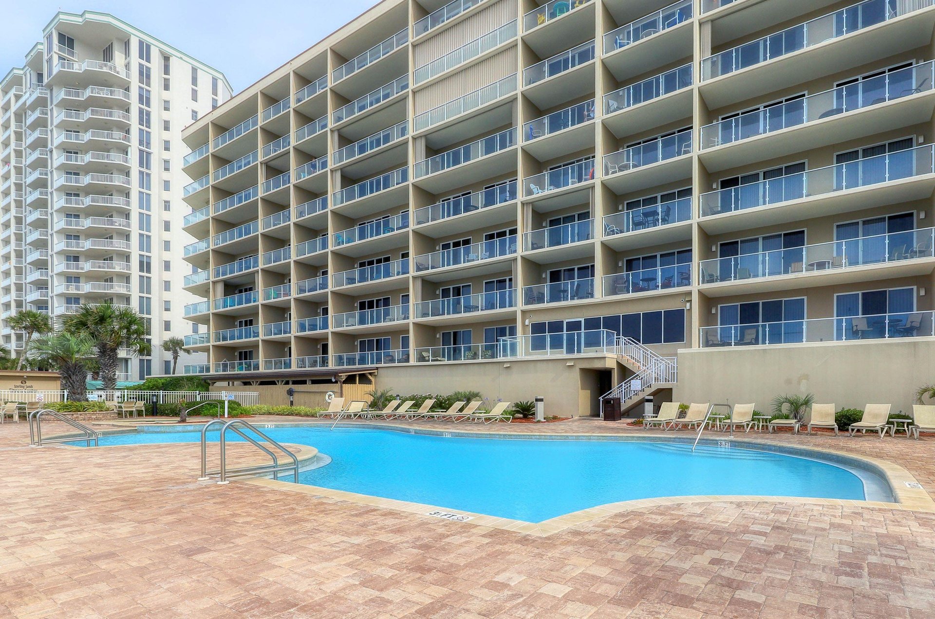 472431 Sterling Sands Condominiums  950 0 202310 3816