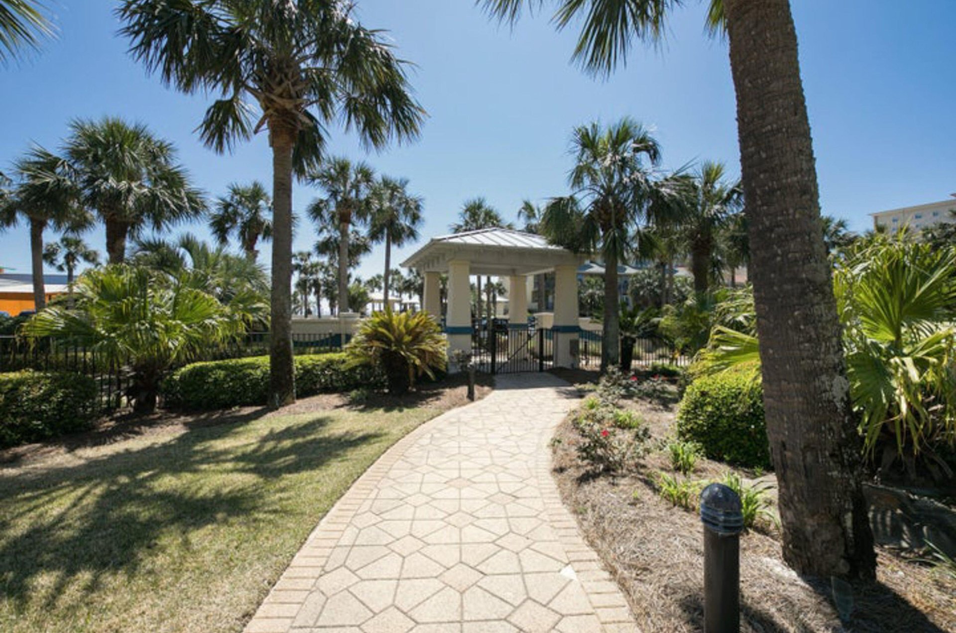 472437 Sterling Shores Condominiums  951 0 202310 385